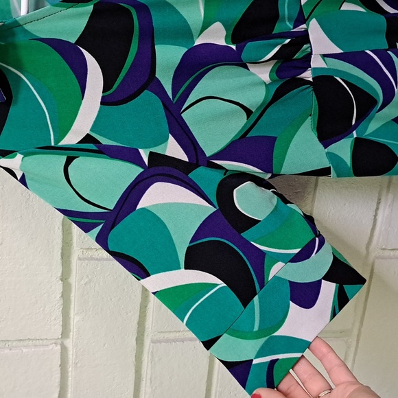 Maternity Motherhood Green V-Neck Short Sleeve Dress. Size Large - Picture 4 of 7